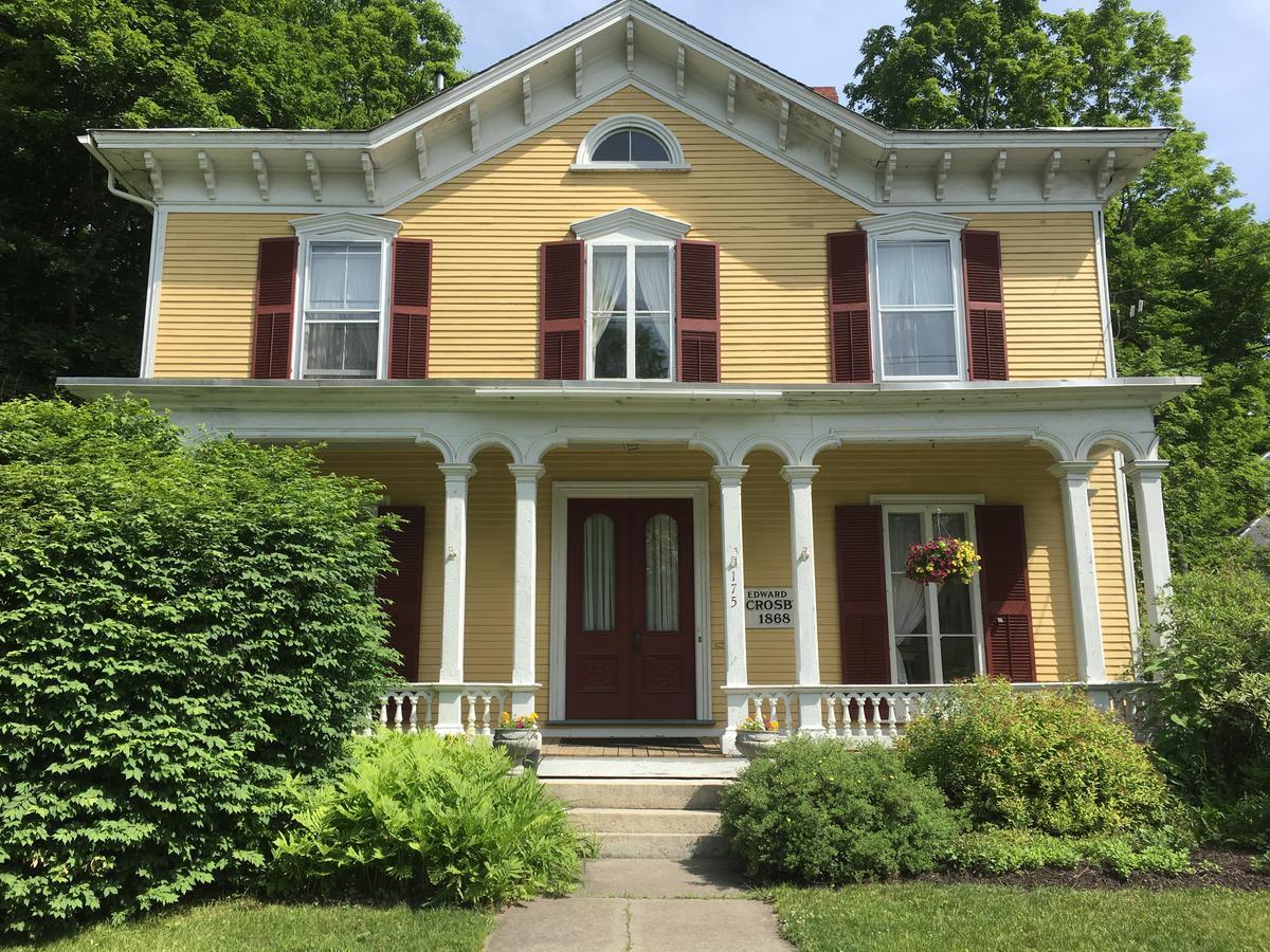 1868 Crosby House Bed & Breakfast Brattleboro Exterior photo