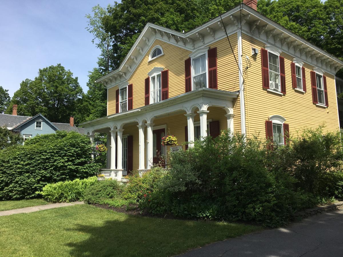 1868 Crosby House Bed & Breakfast Brattleboro Exterior photo