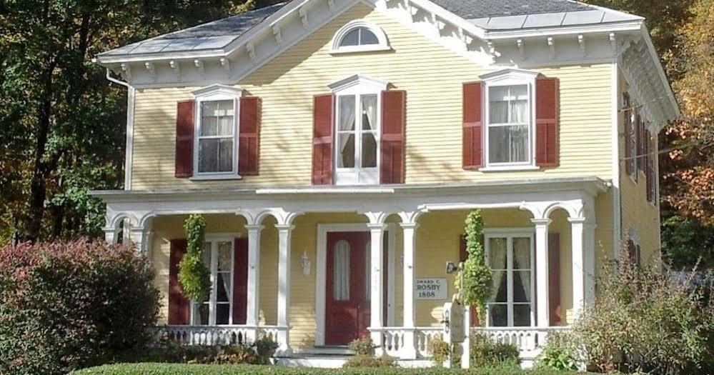 1868 Crosby House Bed & Breakfast Brattleboro Exterior photo